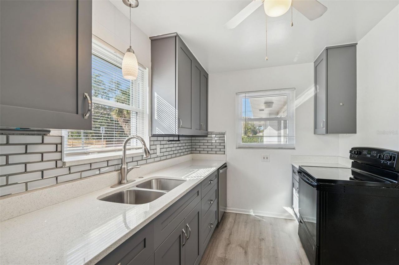 2900 49th Street N, Saint Petersburg, FL 33710 Photo