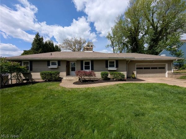 545 N Ray Drive, Zanesville, OH 43701