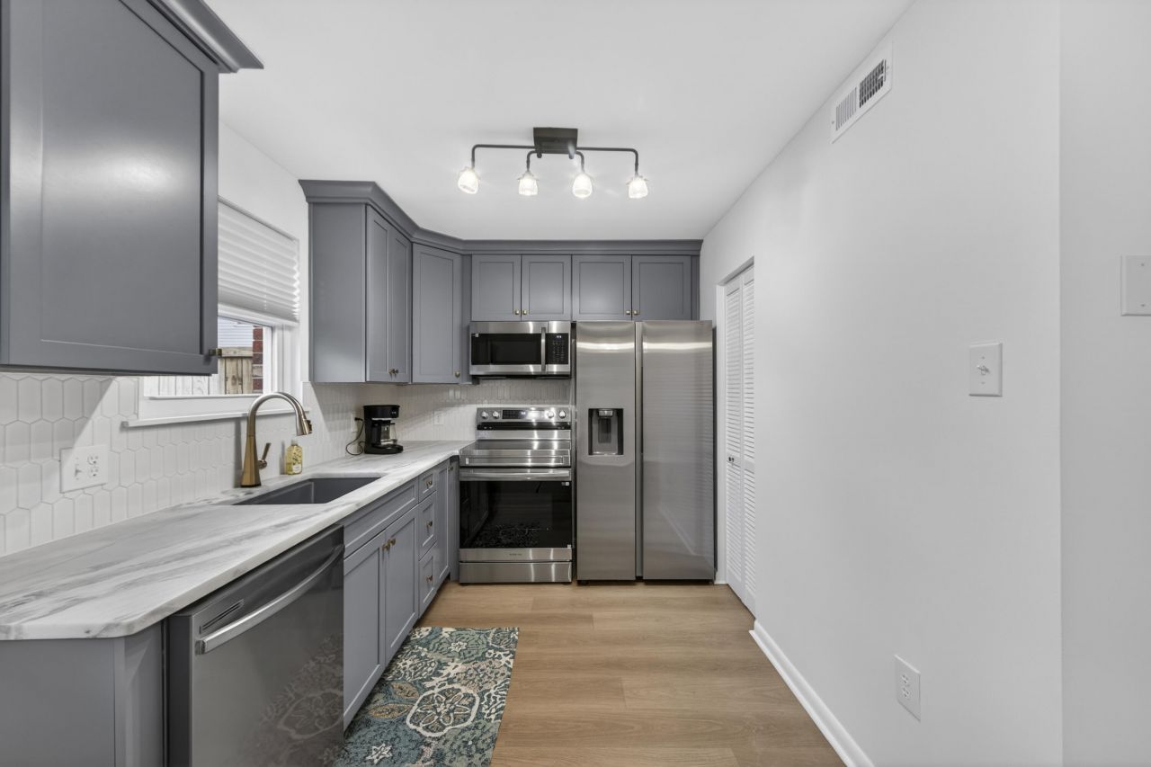 415 Parkdale Drive Photo 12