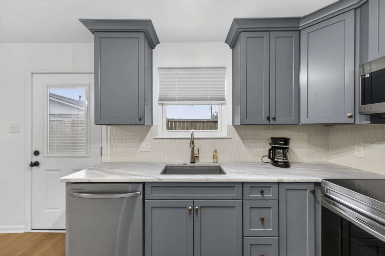 415 Parkdale Drive Photo 13