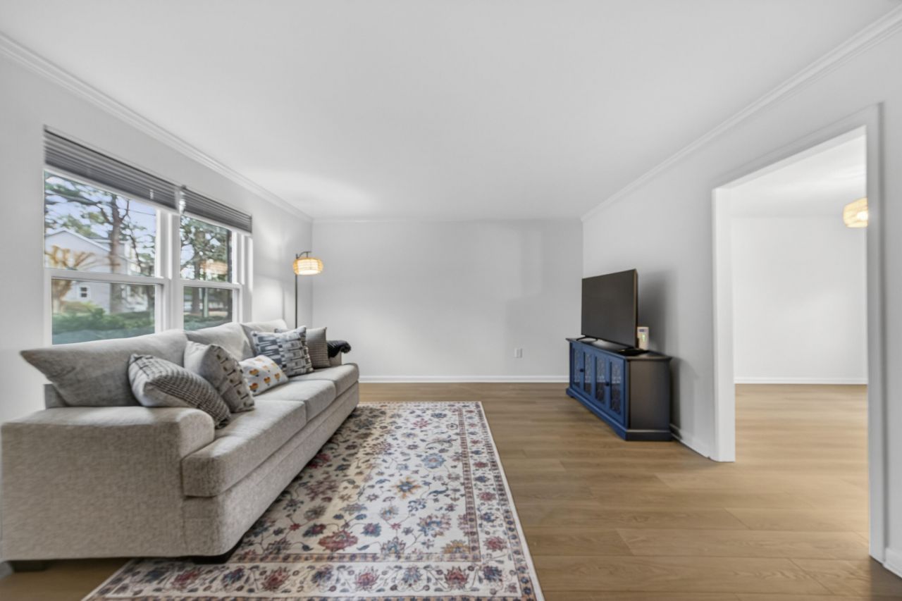 415 Parkdale Drive Photo 6