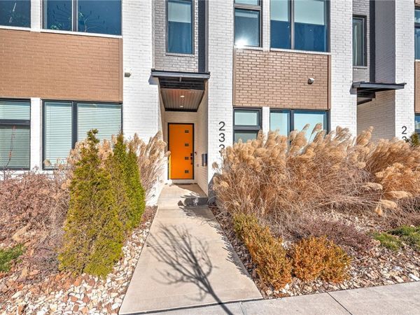 233 SE 7th Street , Bentonville, AR 72712