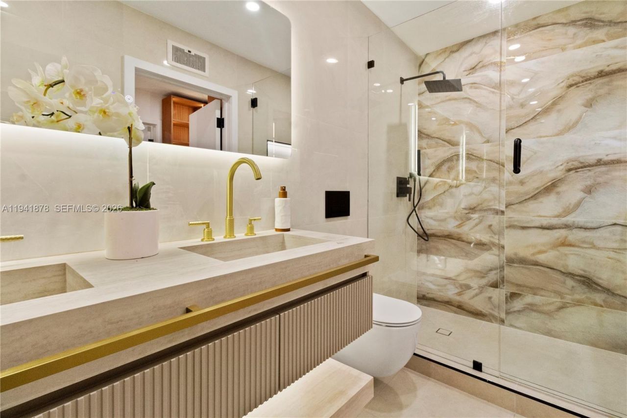 435 W 43rd St, Miami Beach, FL 33140 Photo