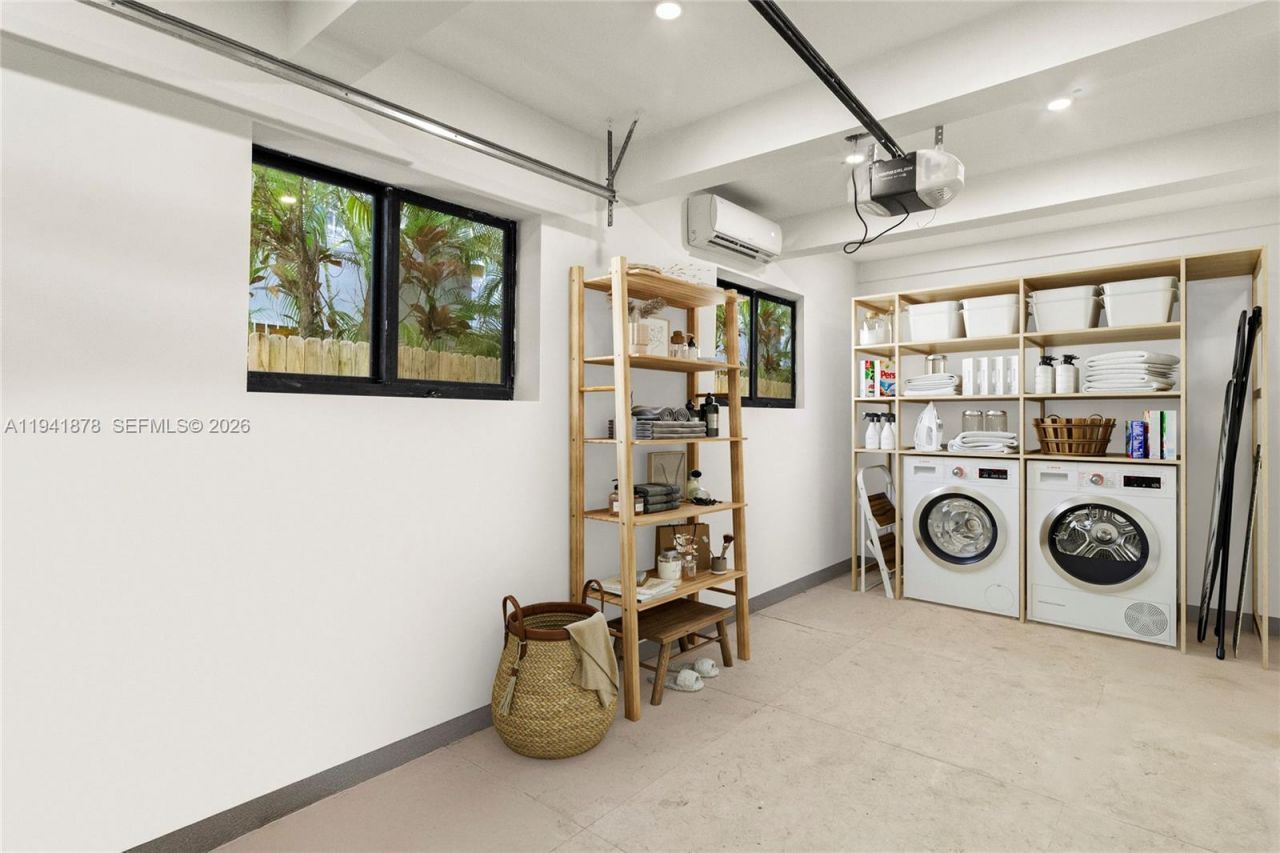 435 W 43rd St, Miami Beach, FL 33140 Photo