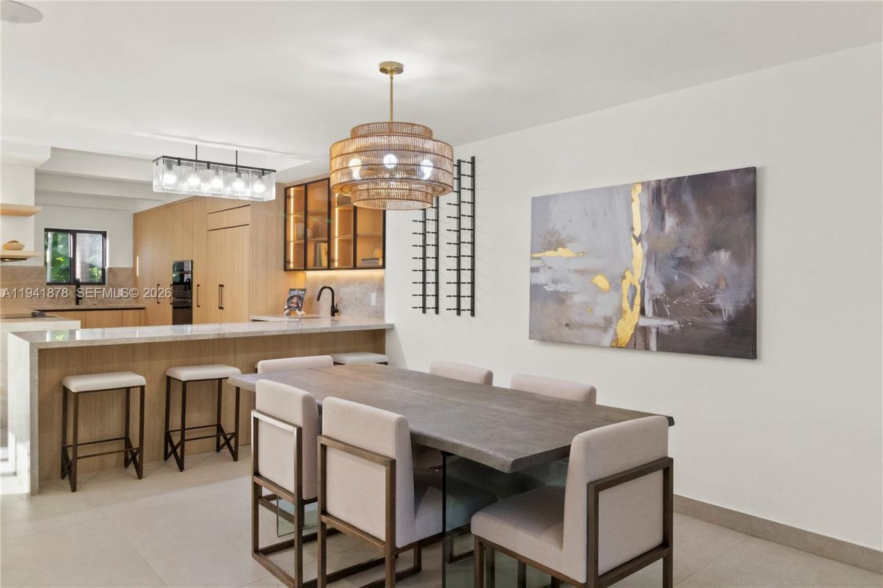 435 W 43rd St, Miami Beach, FL 33140 Photo