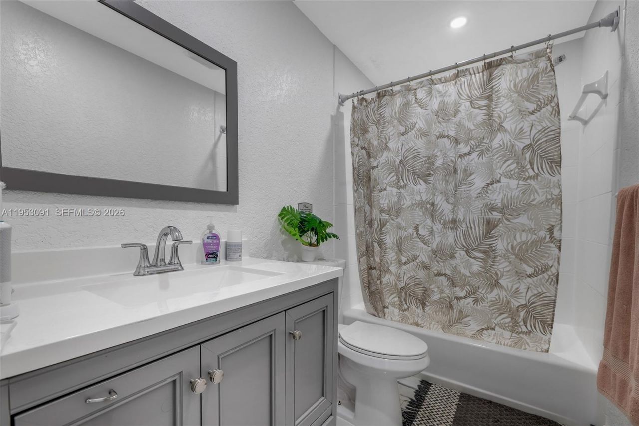 5712 Monroe St , Hollywood, FL 33023 Photo