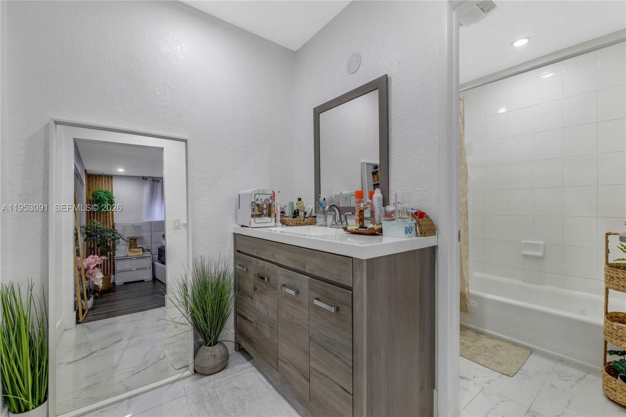 5712 Monroe St , Hollywood, FL 33023 Photo