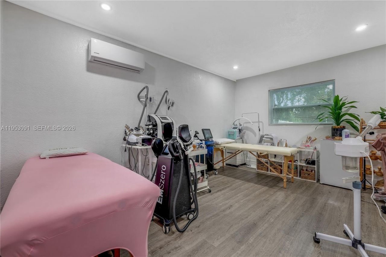 5712 Monroe St , Hollywood, FL 33023 Photo