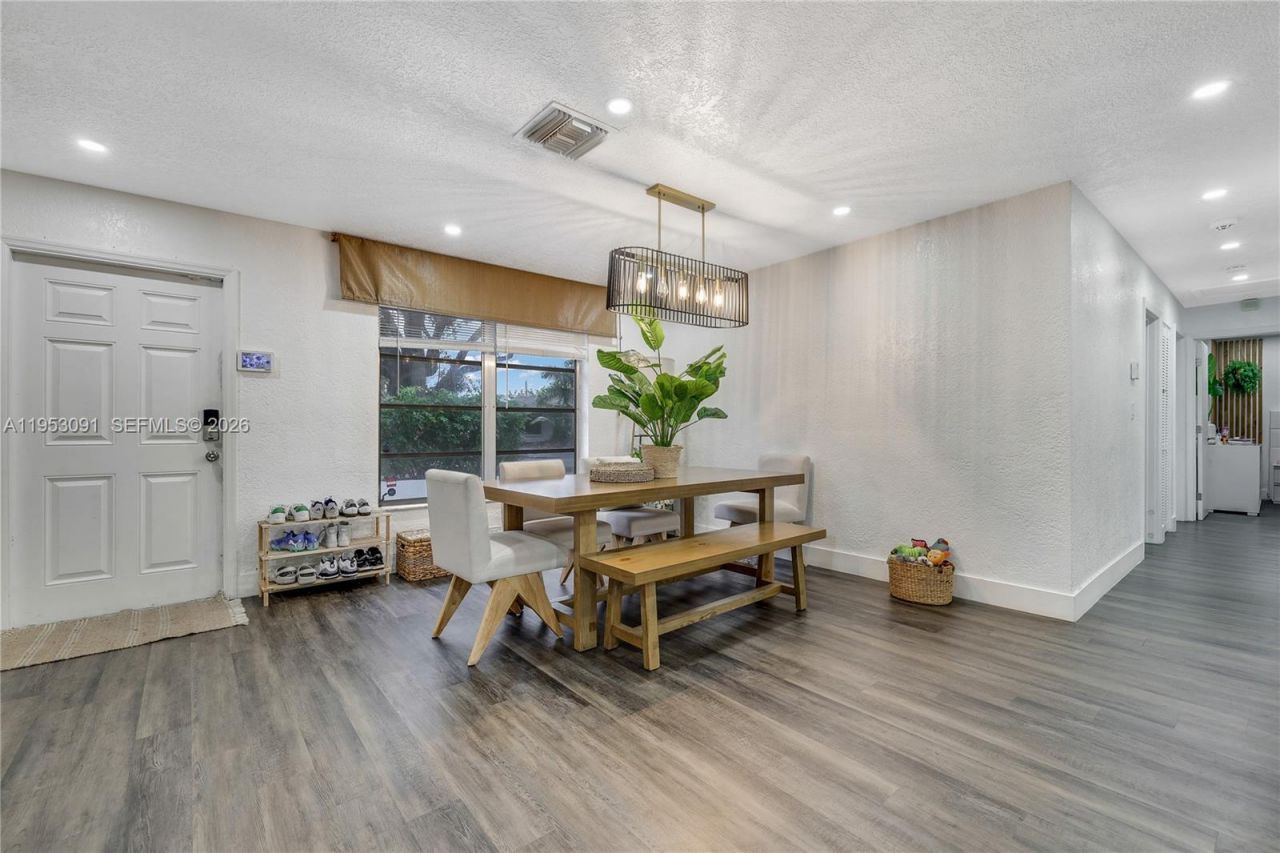 5712 Monroe St , Hollywood, FL 33023 Photo