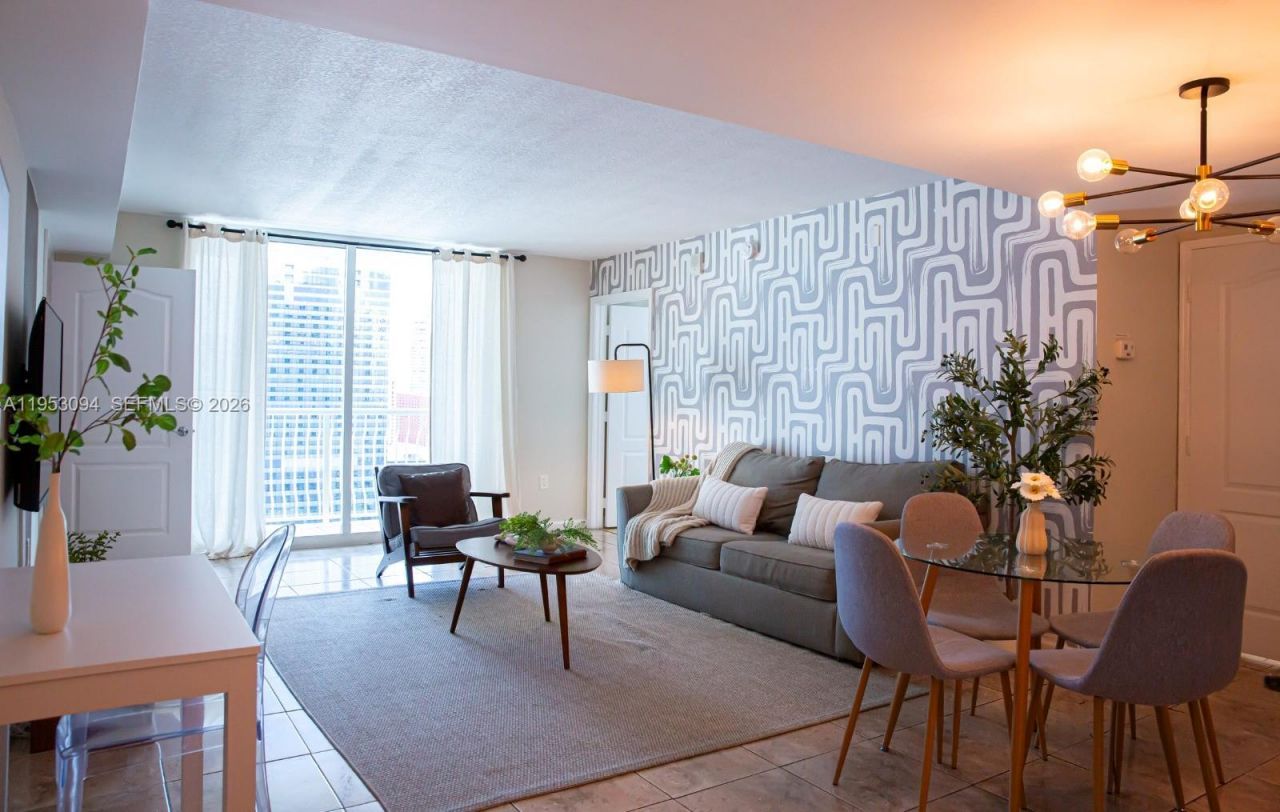 1200 Brickell Bay Dr, Unit 3215, Miami, FL 33131 Photo