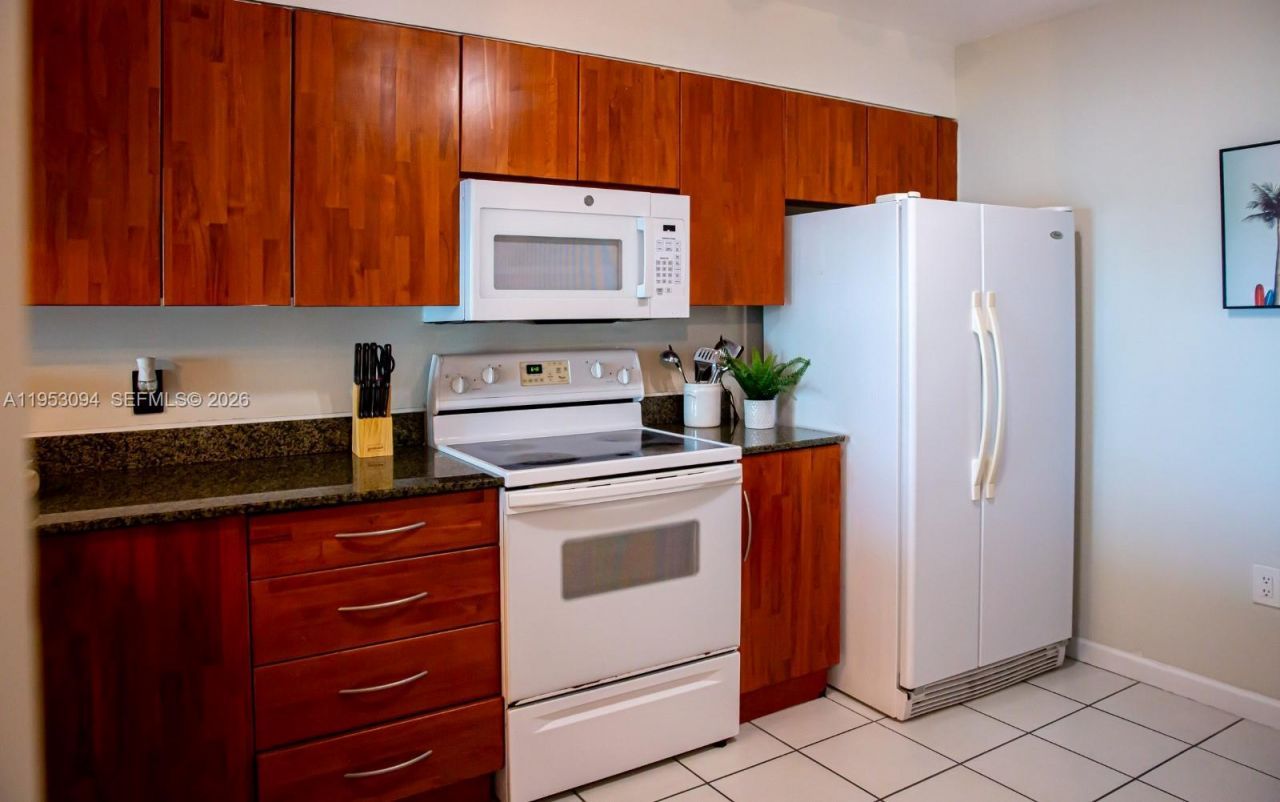 1200 Brickell Bay Dr, Unit 3215, Miami, FL 33131 Photo