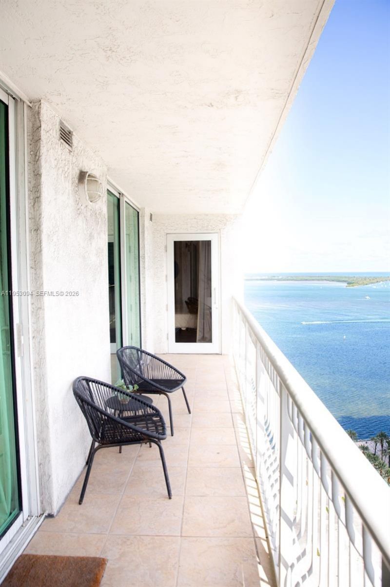 1200 Brickell Bay Dr, Unit 3215, Miami, FL 33131 Photo