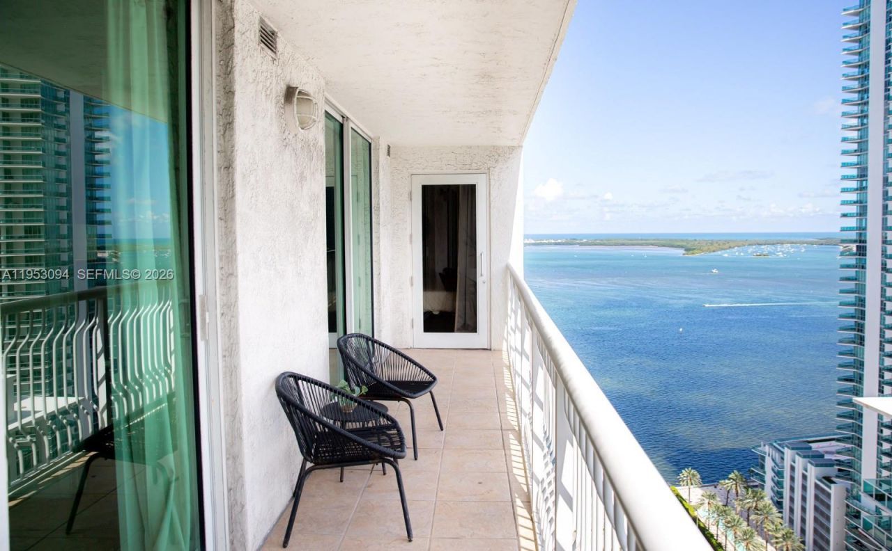 1200 Brickell Bay Dr, Unit 3215, Miami, FL 33131 Photo