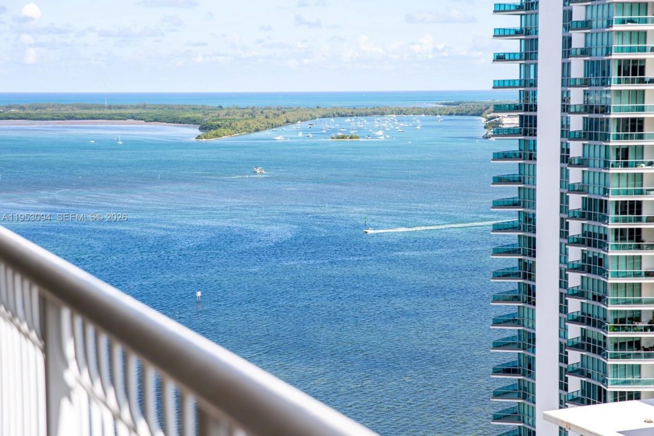 1200 Brickell Bay Dr, Unit 3215, Miami, FL 33131 Photo