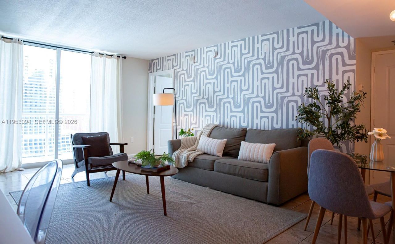 1200 Brickell Bay Dr, Unit 3215, Miami, FL 33131 Photo