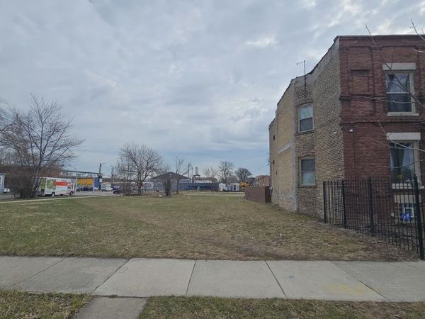 231 N La Crosse Avenue, Chicago, IL 60644