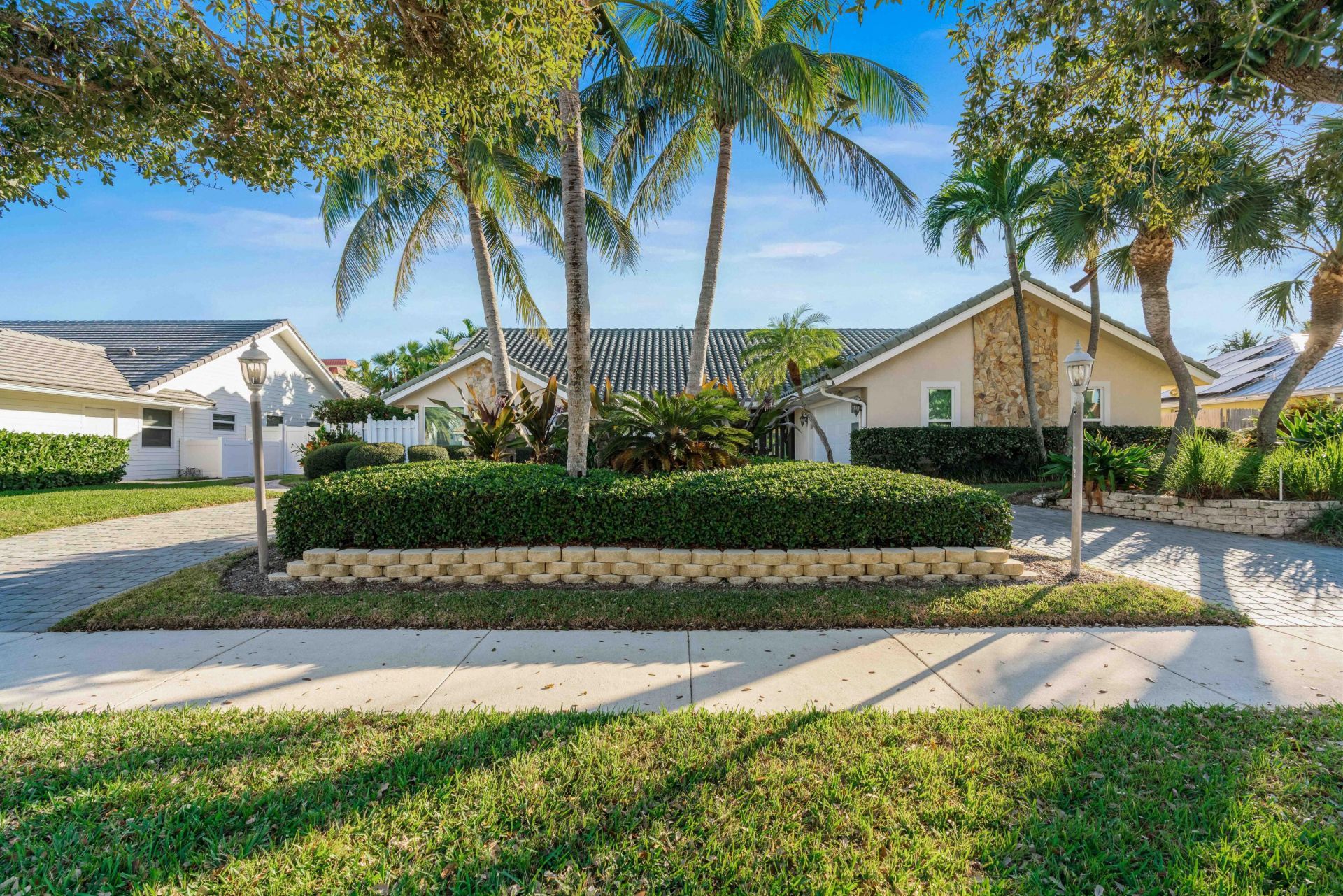 126 Anchorage Drive S, North Palm Beach, FL 33408 Photo
