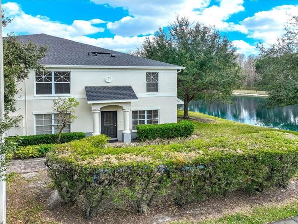 9550 CHARLESBERG DRIVE, TAMPA, FL 33635