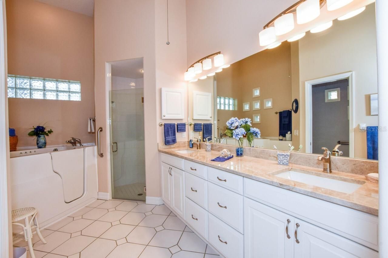 657 Crossfield Circle, Unit 6, Venice, FL 34293 Photo