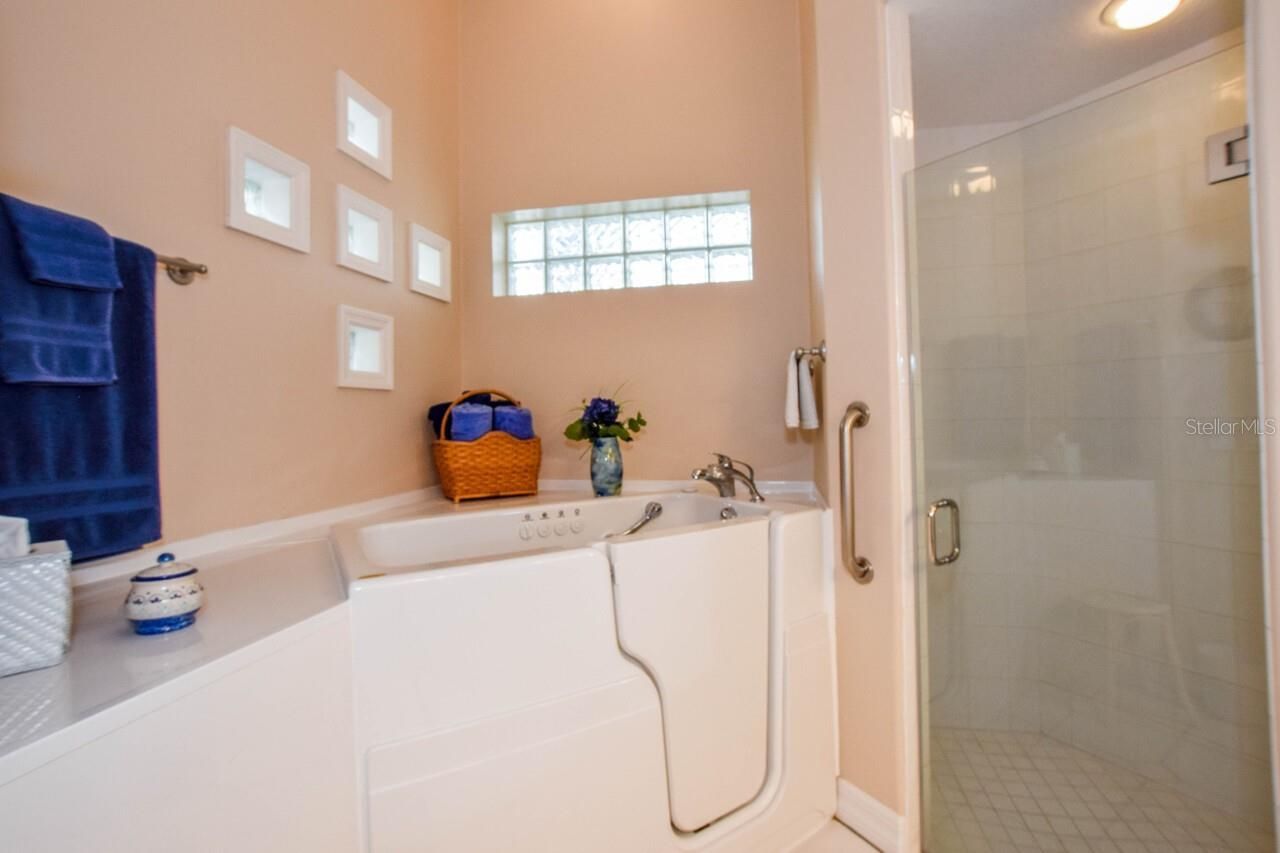 657 Crossfield Circle, Unit 6, Venice, FL 34293 Photo