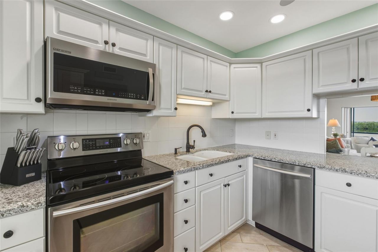 4420 Exeter Drive, Unit 303, Longboat Key, FL 34228 Photo