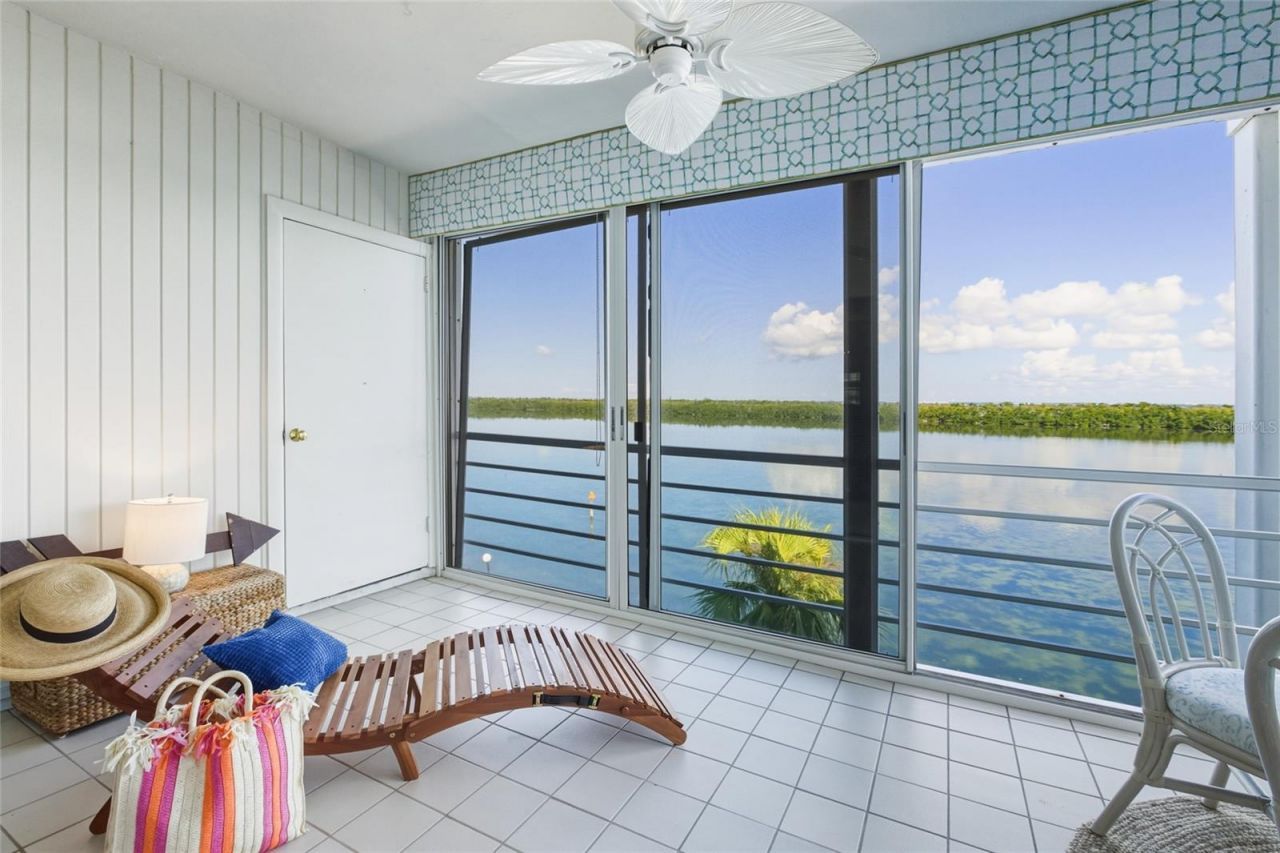 4420 Exeter Drive, Unit 303, Longboat Key, FL 34228 Photo