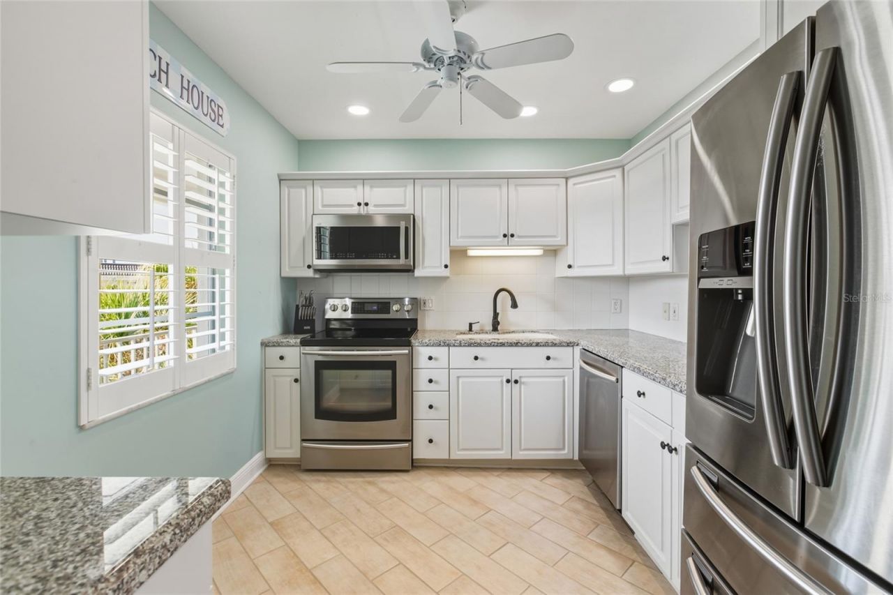 4420 Exeter Drive, Unit 303, Longboat Key, FL 34228 Photo
