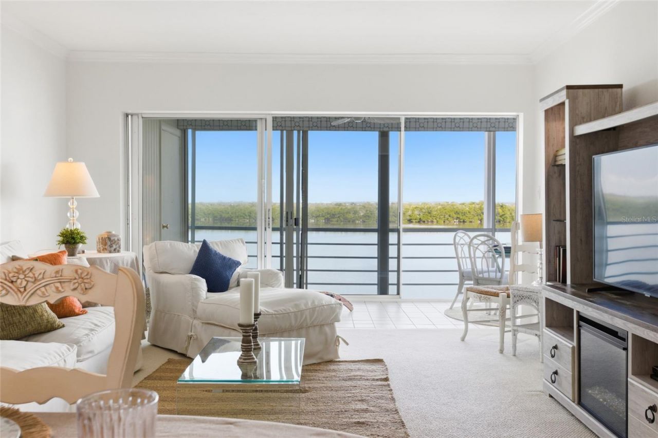 4420 Exeter Drive, Unit 303, Longboat Key, FL 34228 Photo