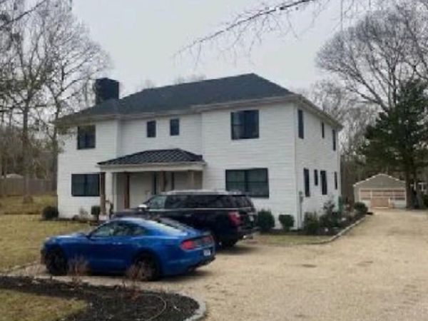 67 Squiretown Road , Hampton Bays, NY 11946