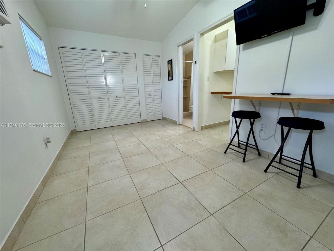 1056 W 67th St, Unit 2, Hialeah, FL 33012 Photo