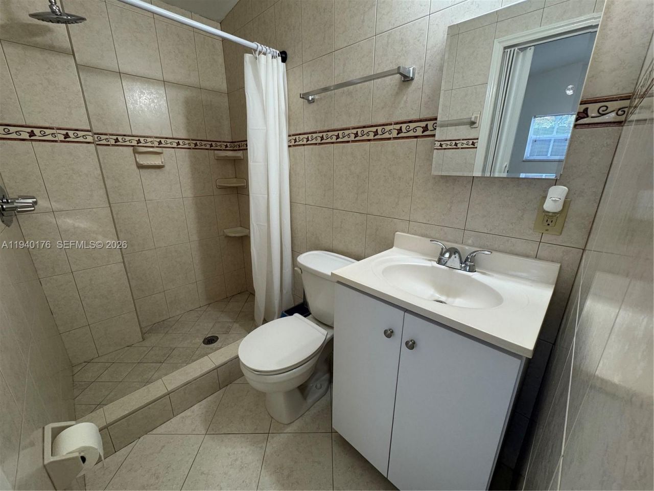 1056 W 67th St, Unit 2, Hialeah, FL 33012 Photo