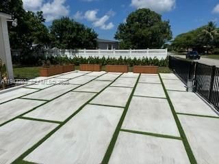 1001 NW 148th St, Miami, FL 33168 Photo