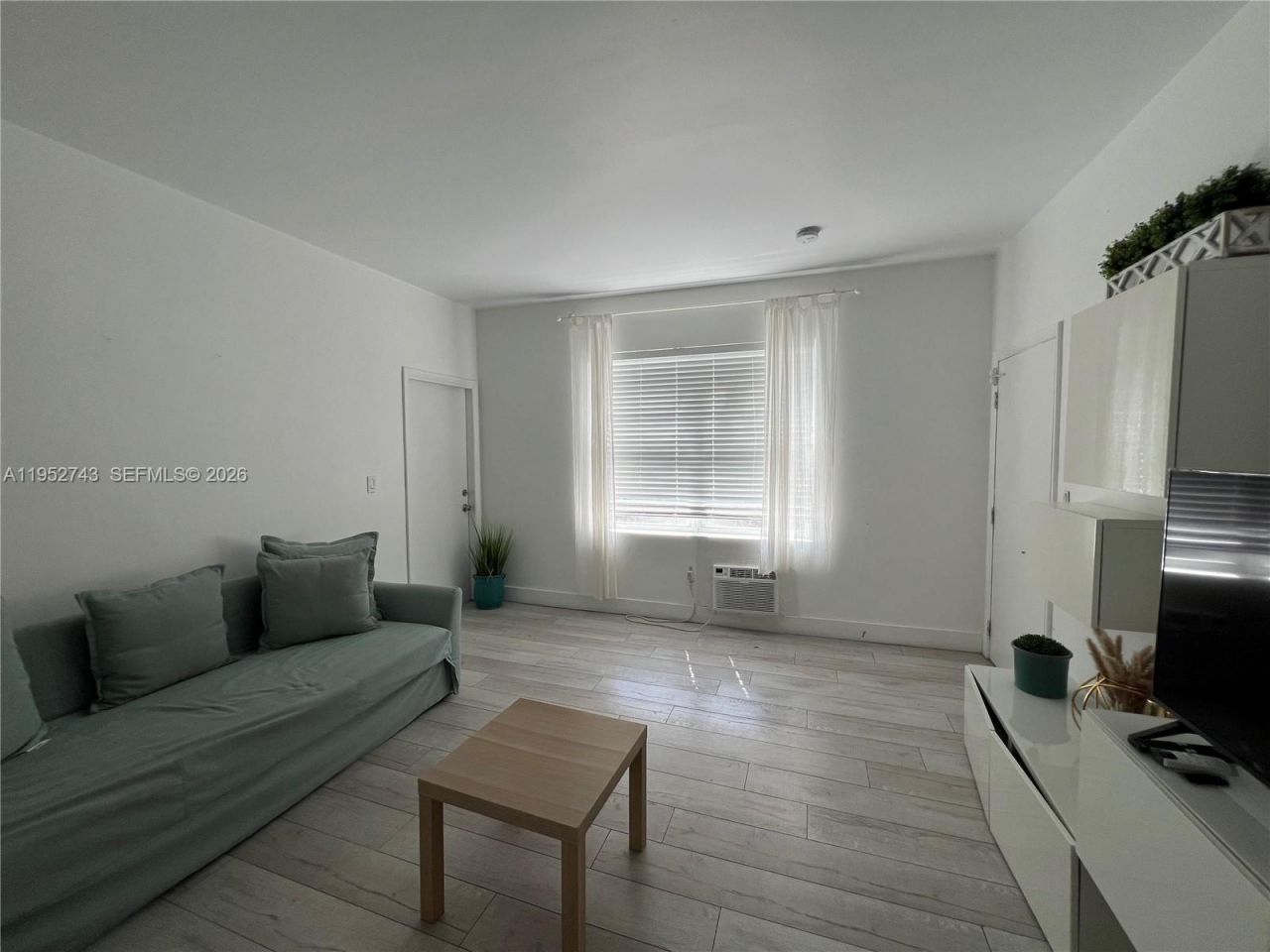 1610 Bay Rd , Miami Beach, FL 33139 Photo