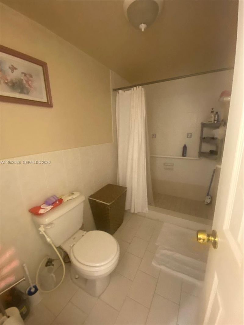 1950 W 54th St, Unit 105, Hialeah, FL 33012 Photo