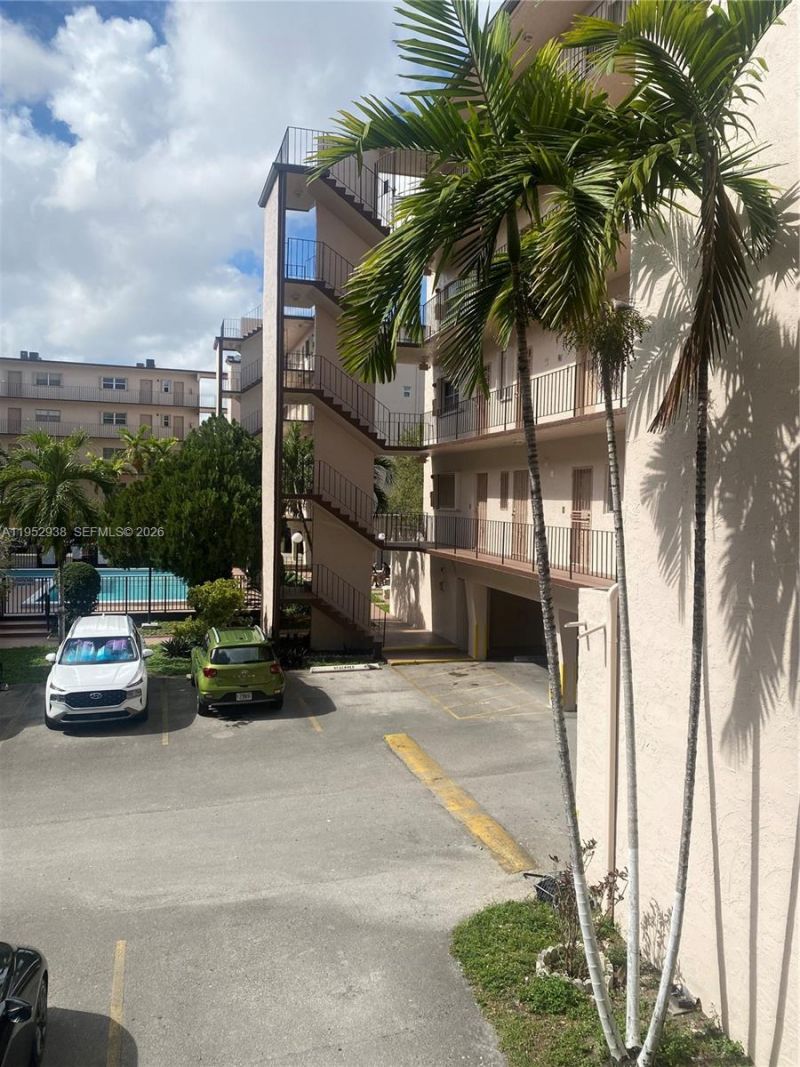 1950 W 54th St, Unit 105, Hialeah, FL 33012 Photo