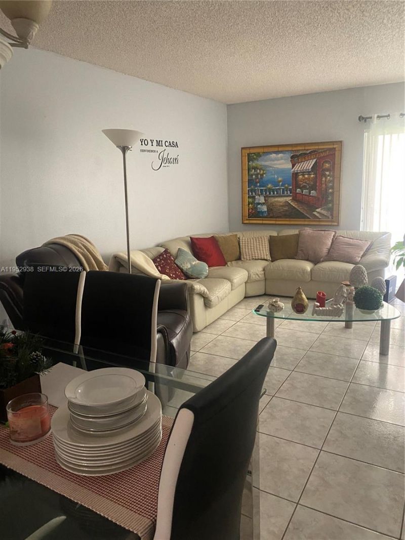 1950 W 54th St, Unit 105, Hialeah, FL 33012 Photo