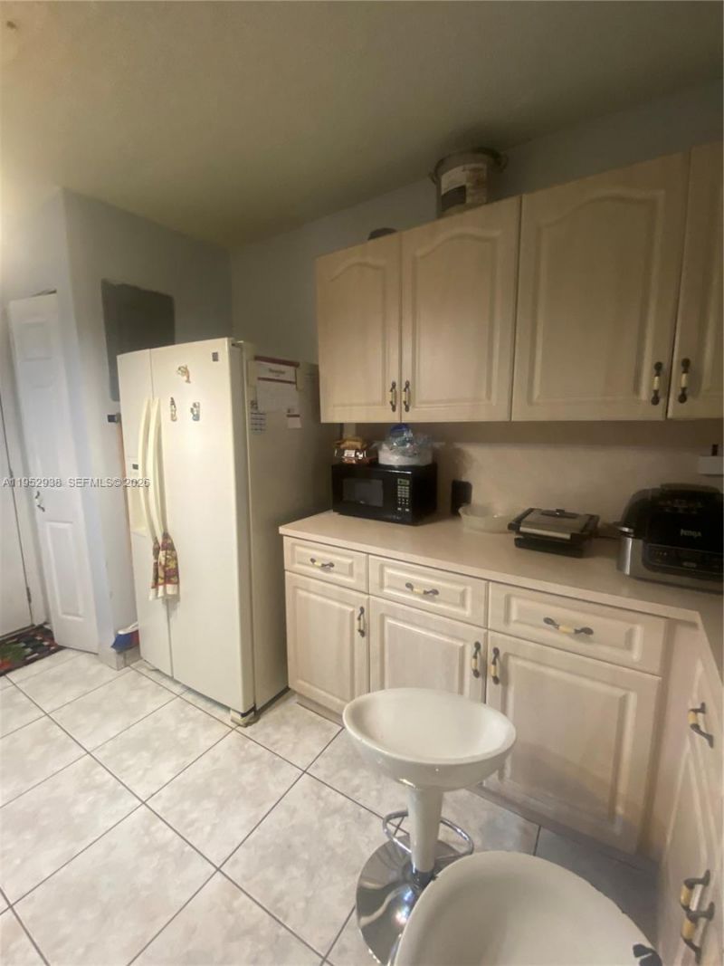 1950 W 54th St, Unit 105, Hialeah, FL 33012 Photo