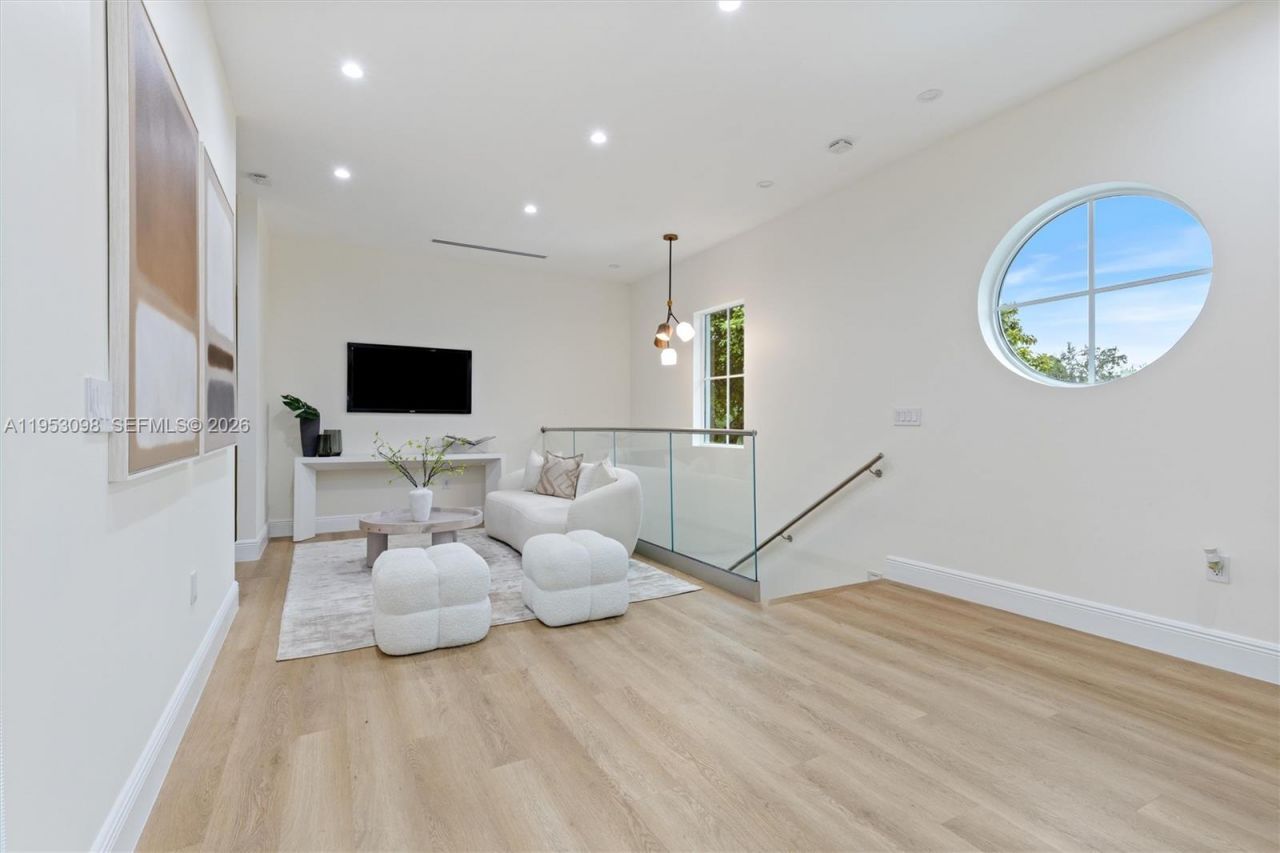 3495 SW 3rd Avenue, Miami, FL 33145 Photo