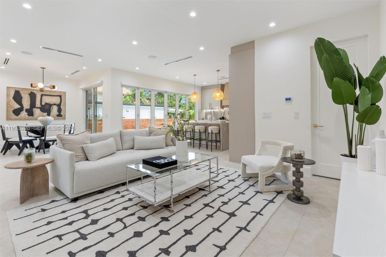 3495 SW 3rd Avenue, Miami, FL 33145 Photo