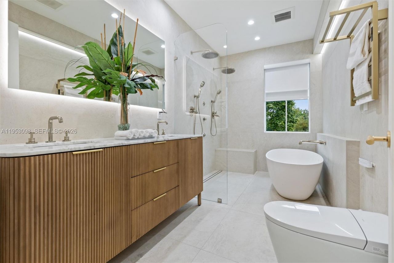 3495 SW 3rd Avenue, Miami, FL 33145 Photo