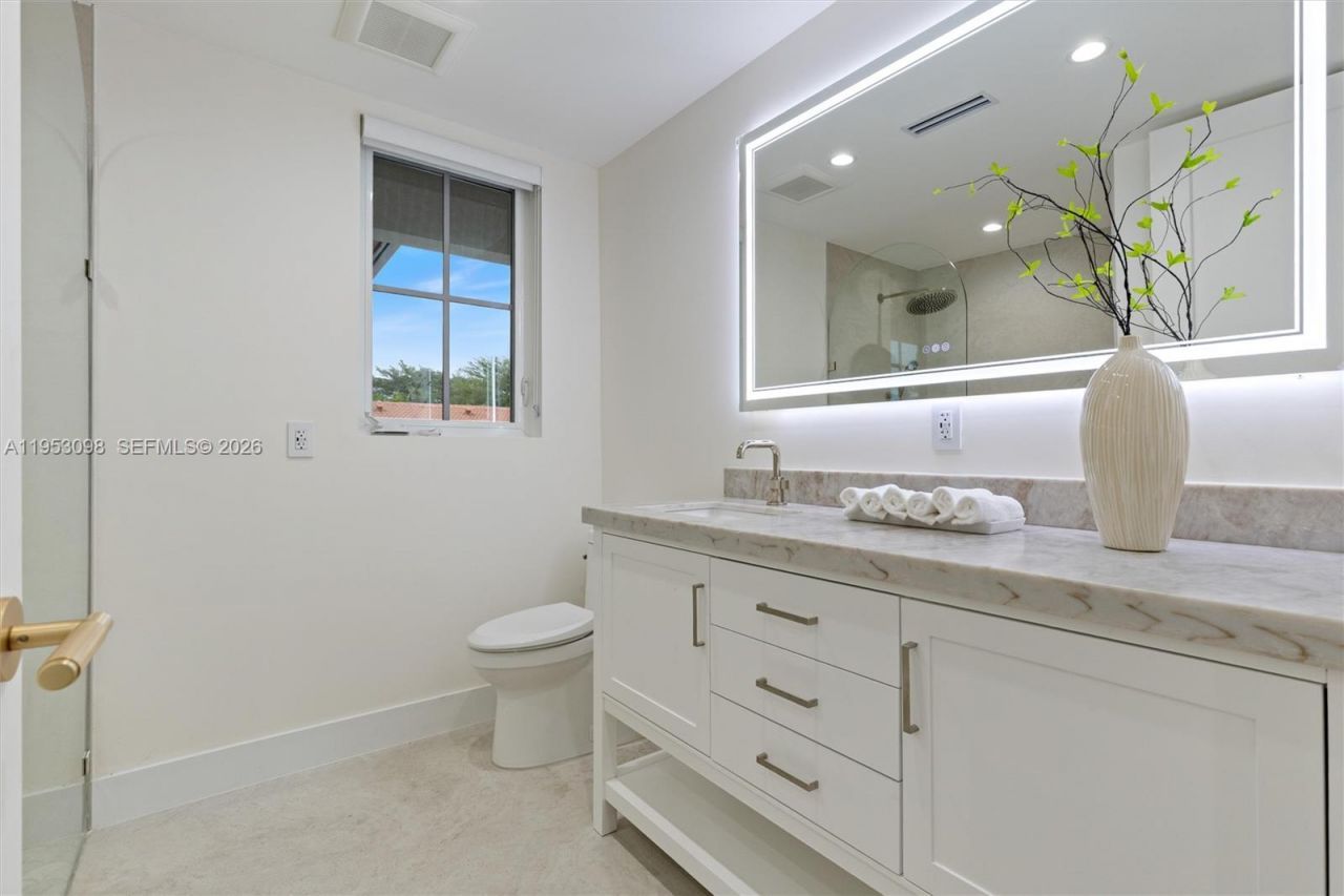 3495 SW 3rd Avenue, Miami, FL 33145 Photo