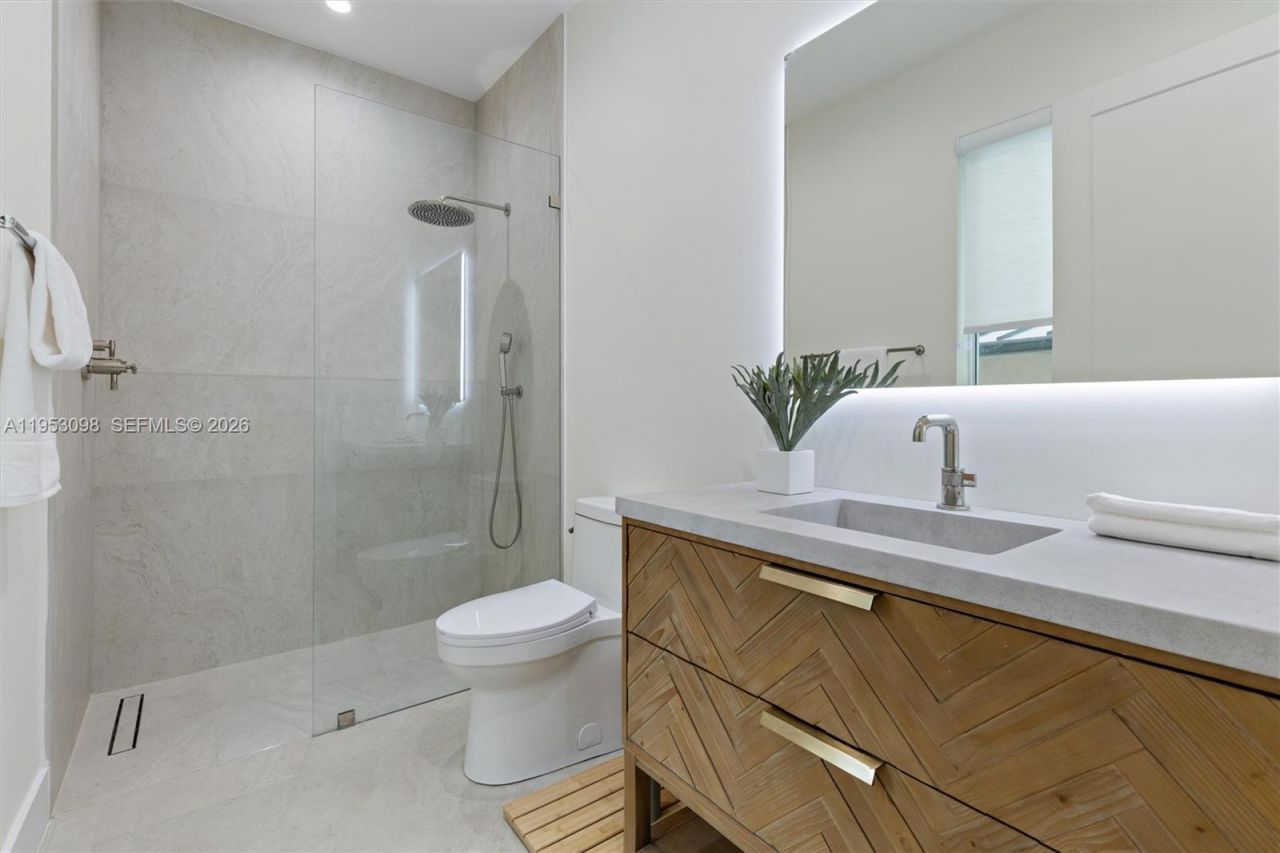 3495 SW 3rd Avenue, Miami, FL 33145 Photo