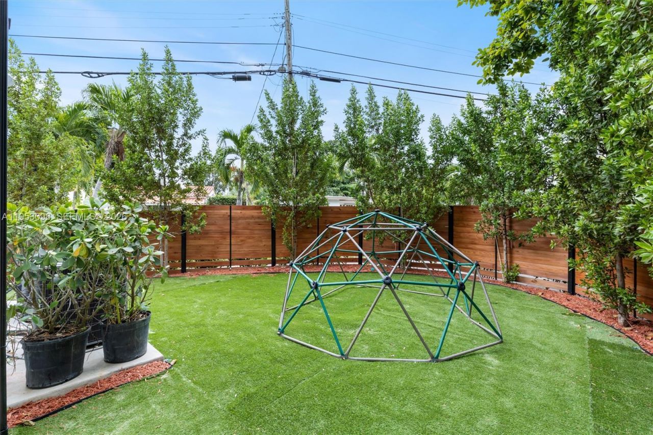 3495 SW 3rd Avenue, Miami, FL 33145 Photo