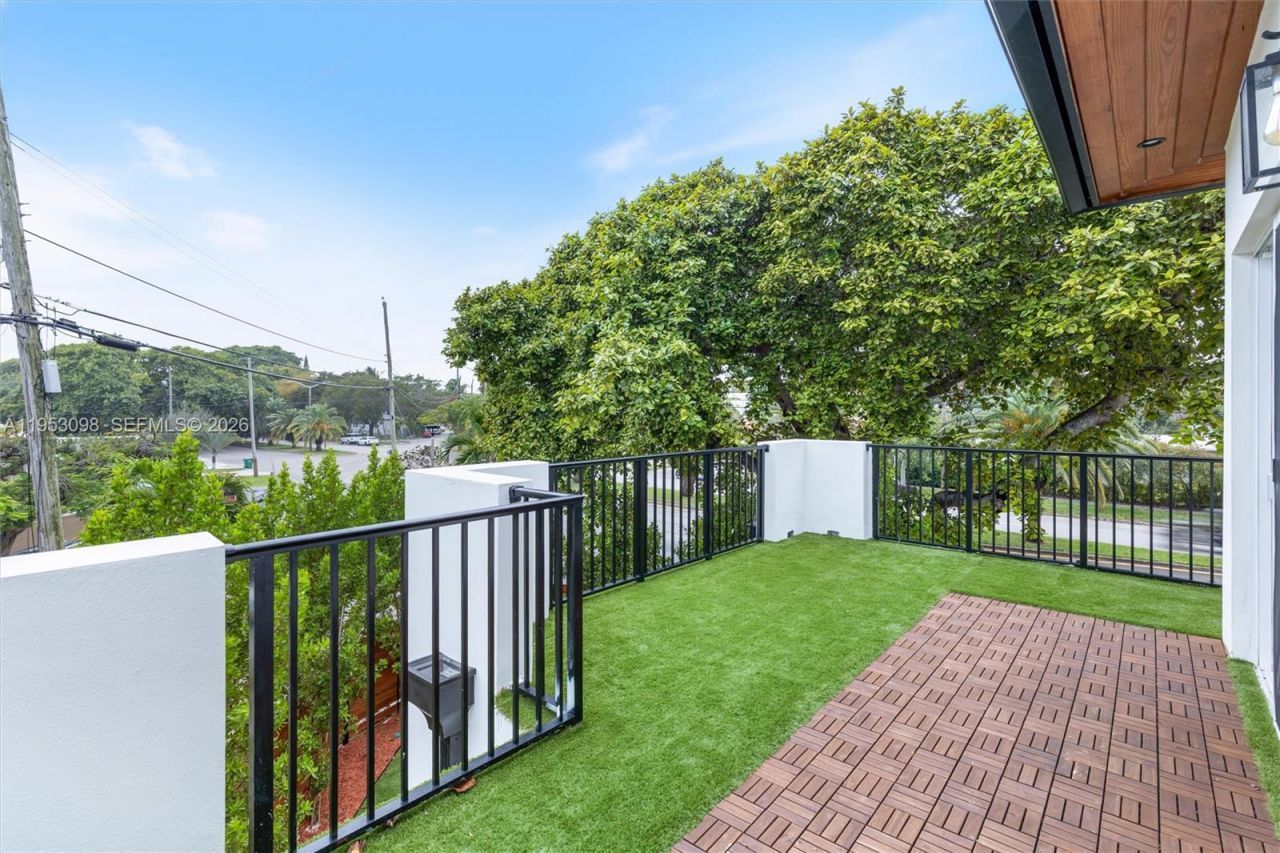 3495 SW 3rd Avenue, Miami, FL 33145 Photo