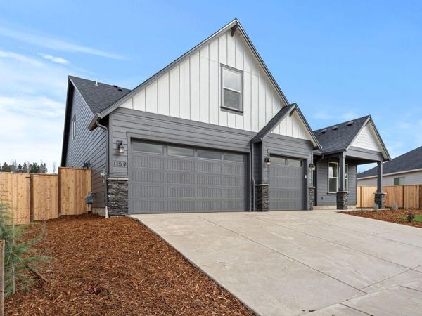 1159 Pumpkin Ridge Drive, Unit 323, Eagle Point, OR 97524