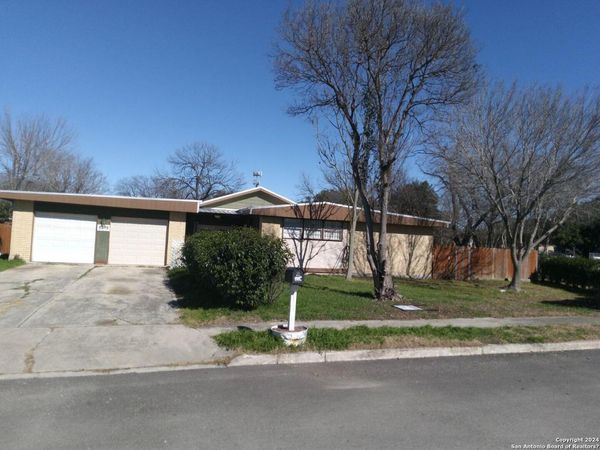 5295 Round Table, San Antonio, TX 78218