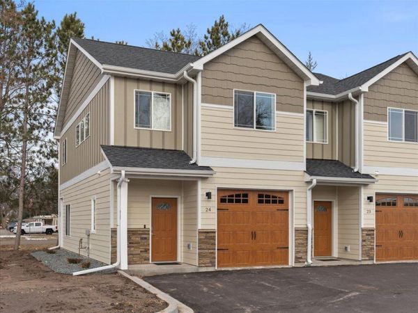 425 W 8th Street, Unit 20, New Richmond, WI 54017