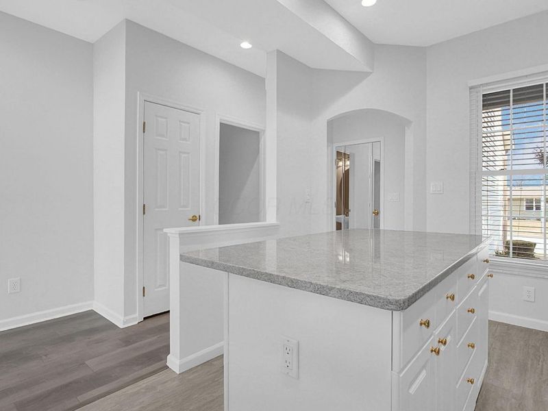 2571 Rustling Oak Boulevard, Hilliard, OH 43026 Photo 8