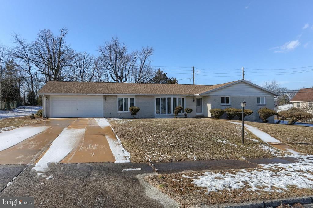 300 Eddington Avenue, Harrisburg, PA 17111 Main Photo