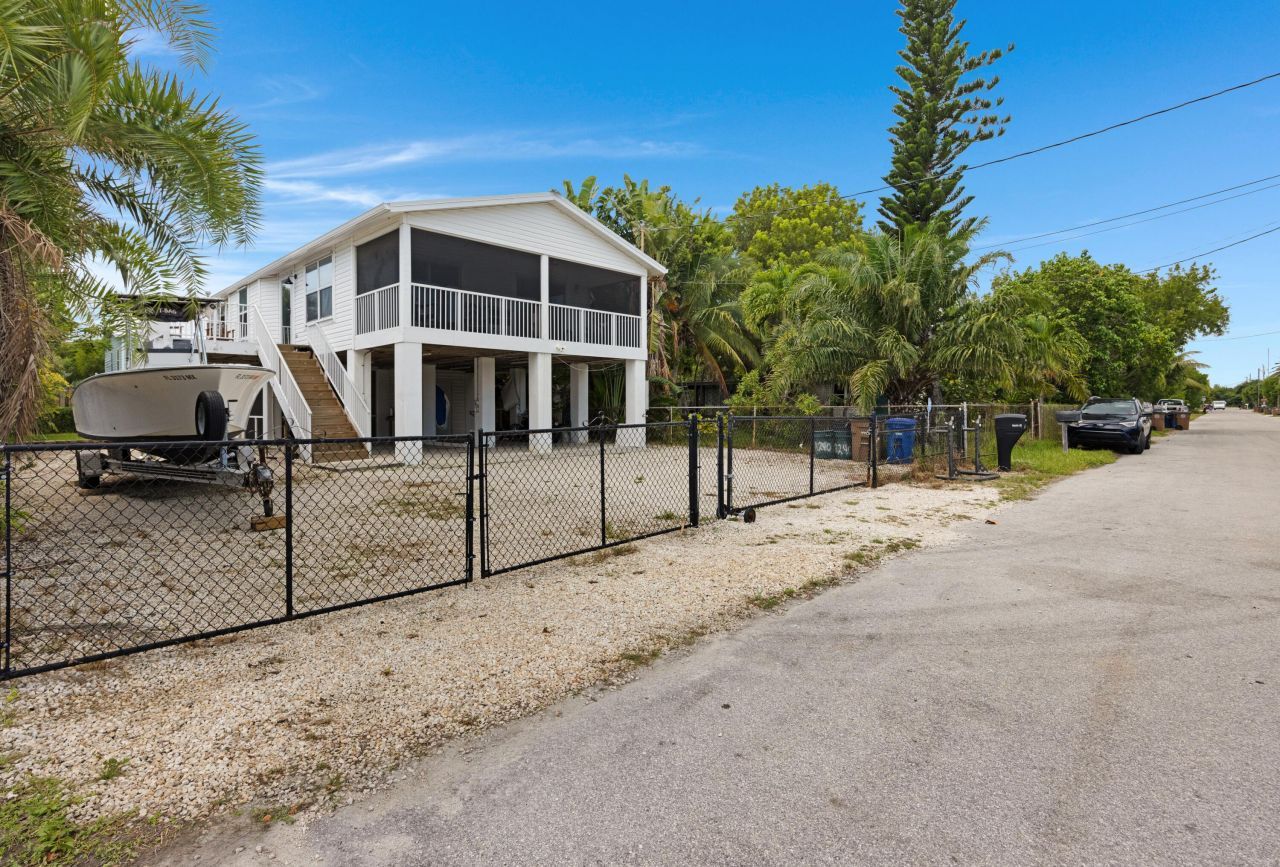 31240 Avenue H, Big Pine Key, FL 33043 Photo